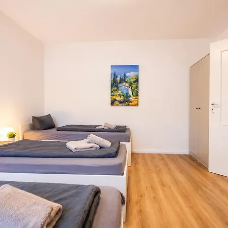Cozyroom For 3 In * Mettmann
