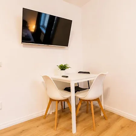 Apartament Cozyroom For 3 In